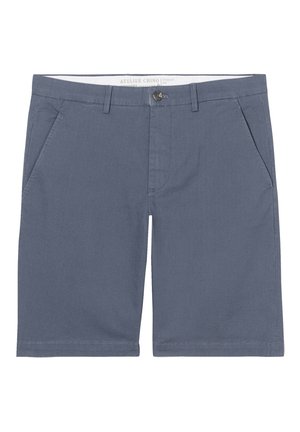 Shorts chino di colore grigio medio, realizzati in tessuto testurizzato. Presentano due tasche laterali, una chiusura a bottone e un taglio dritto con orli cuciti.