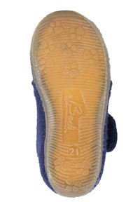 Chausson bleu marine avec une semelle en caoutchouc texturée ornée de motifs de pattes. Sangle Velcro pour un maintien sécurisé, taille 21. Matériau doux sur la partie supérieure.