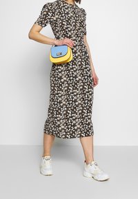 Glamorous Sukienka letnia