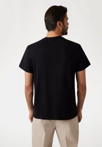 Thumbnail Image 3