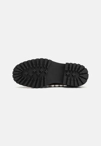 TWINSET Lodičky s platformou - black