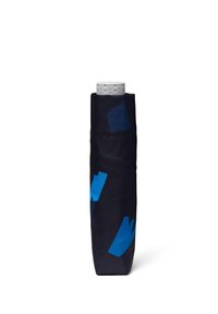 Reusable bottle in navy fabric with blue geometric patterns, featuring a white, textured screw cap. Slim, upright design.