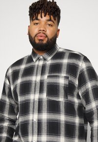 Only & Sons ONSLUCA LIFE TWILL CHECK - Camisa - dark navy