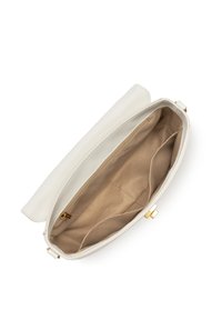 Borsa a mano bianca in pelle con interni beige. Presenta una finitura liscia, una chiusura magnetica e due scomparti interni per l'organizzazione.