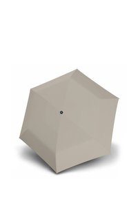Beige parasol met een hexagonale canopy, met een gladde textuur en een zwart knoppenaccent. Gedeeltelijk opgevouwen om de vorm te tonen.