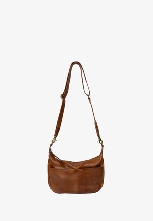 Bruine leren schoudertas met een verstelbare riem, ronde vorm, voorvakken, gladde textuur en messing hardware accenten.