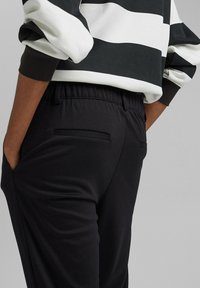 edc by Esprit Broek - black