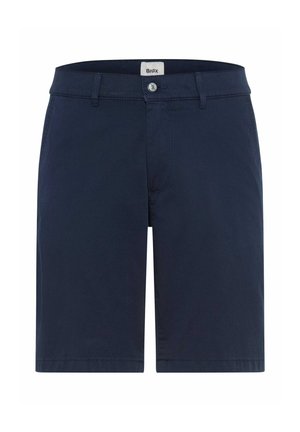 Shorts décontractés pour homme bleu marine avec passants de ceinture, bouton à l'avant, fermeture éclair et étiquette de marque Brax sur la ceinture.