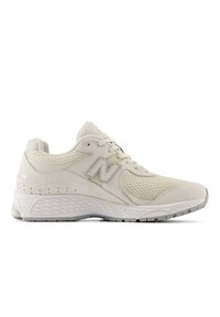 New Balance 2002 - Trainers - beige