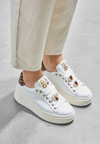 GIO+ PIA - Sneaker low - wit