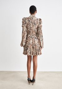 Cras Cocktailklänning - beige