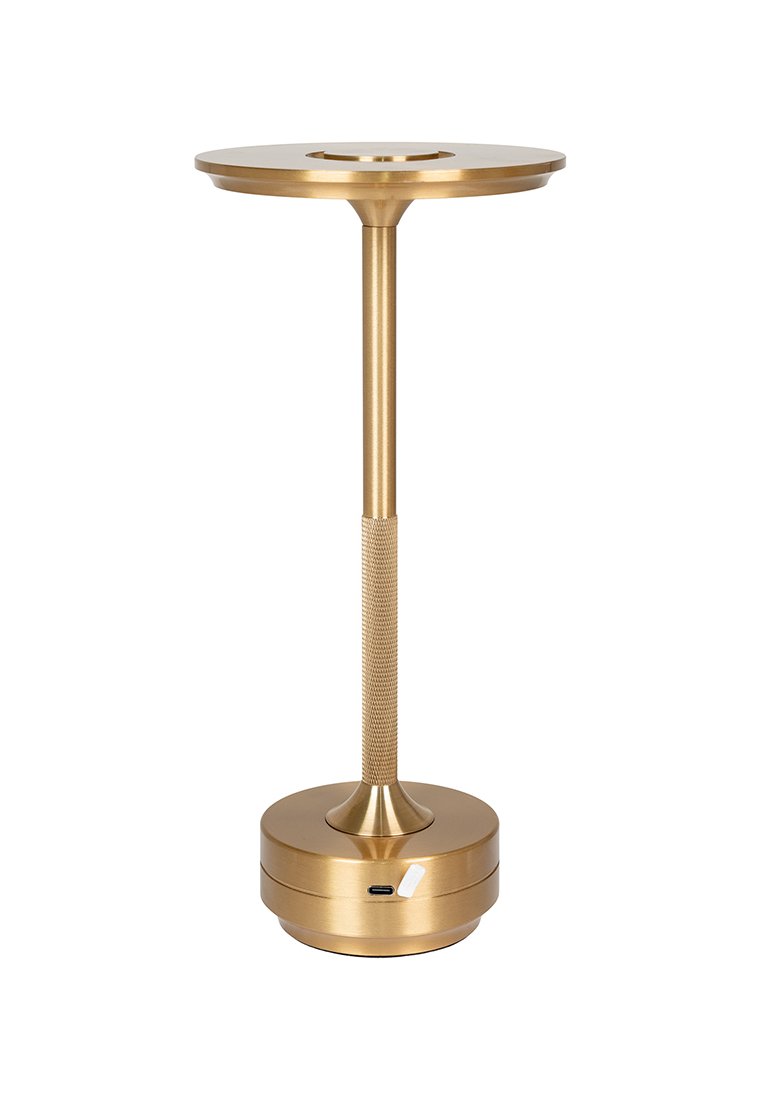 Goldfarbene Tischlampe aus Metall mit runder Basis, schlankem Gestell, strukturiertem Griff und kreisförmigem Schirm. Enthält einen USB-C-Ladeanschluss an der Basis.