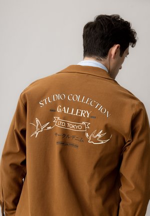 Mos Mosh Gallery, MMGBASSEY - Lichte jas - cocoa brown