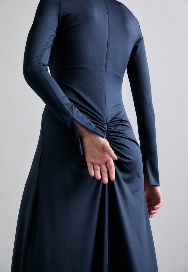 victoria beckham long sleeve dress Victoria Beckham Midi Dress In Black