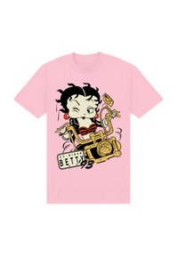 Rosa bomull T-shirt med en tecknad grafik av en karaktär med svart hår som håller en vintage motorcykel med en registreringsskylt som står "EZ Rider BETTY."