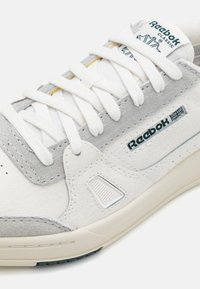 Reebok Classic LT COURT UNISEX - Tenisky - chalk/grey/forest green