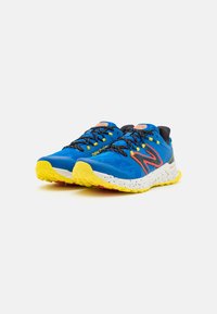 New Balance FRESH FOAM GAROÉ - Trail tekaški čevlji - blue