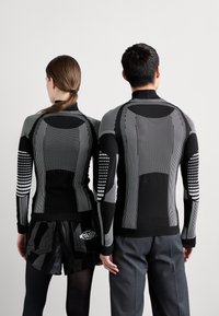 MISBHV SPORT EUROPA LONGSLEEVE UNISEX - Longsleeve - black/white