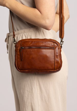 DOMINIC - Cross body bag - hellbraun