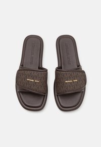 MICHAEL Michael Kors SUKI FLAT SLIDE - Papuci - brown