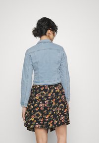 Vero Moda Petite VMLUNA SLIM JACKET MIX  - Traper jakna - light blue