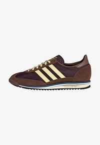 Selecionado, maroon   almost yellow   preloved brown