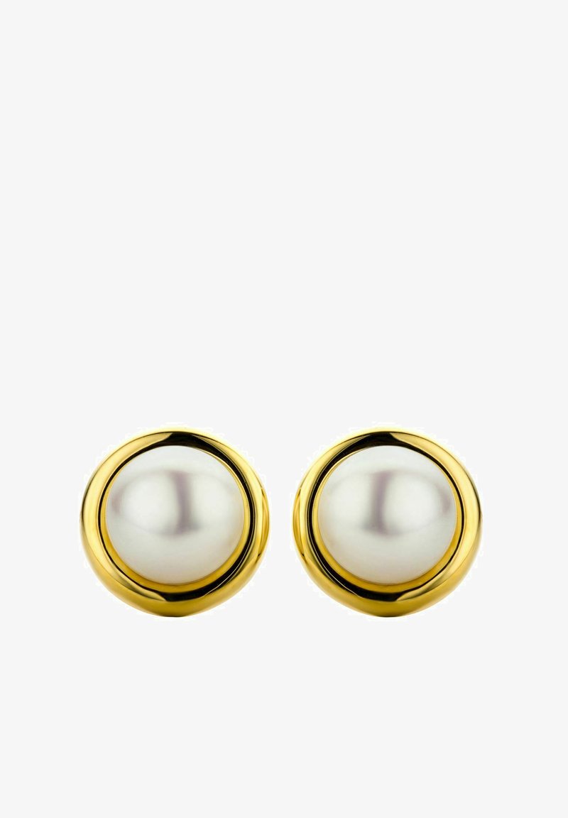 Boucles d'oreilles rondes en ton doré, mettant en avant une large perle blanche lisse au centre, entourée d'un serti en or poli.