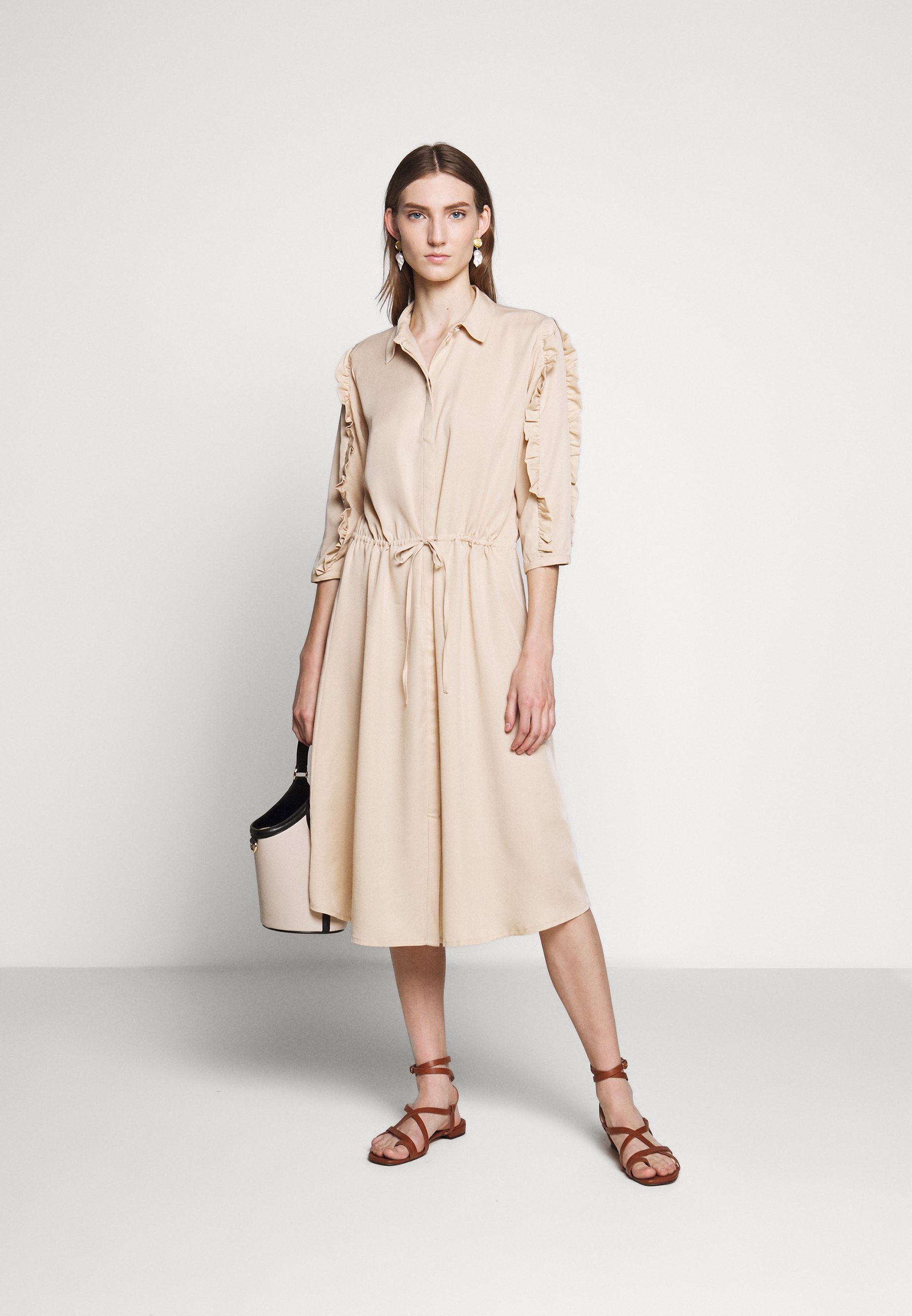 Bruuns Bazaar LAERA DEEP DRESS Skjortekjole sand Bruuns Bazaar LAERA DEEP DRESS - Skjortekjole - sand