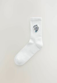 Thumbnail Image 5
