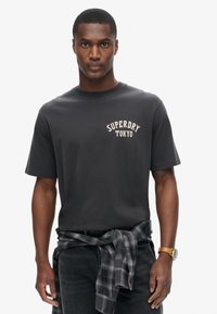 Superdry & Co TATTOO BACK GRAPHIC - Camiseta estampada - blackboard