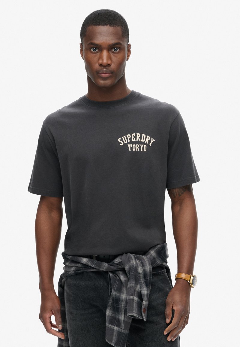Superdry & Co TATTOO BACK GRAPHIC - Camiseta estampada - blackboard