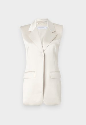 Ärmelloser beiger Blazer mit scharfen Revers, seitlichen Taschen und einer glatten Satinoberfläche. Verfügt über ein tailliertes Design und minimale Nähten.