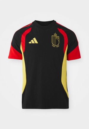 Musta urheilupaita, jossa on punaisia ja keltaisia yksityiskohtia, ja etuosassa Adidas-logo sek�ä Belgiaa edustava kilpitunnus.
