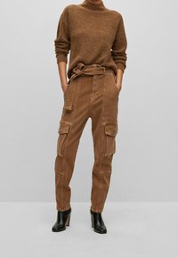 BOSS Svetr - brown