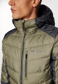 Columbia LABYRINTH LOOP™ II HOODED JACKET - Vinterjakker - stone green/shark