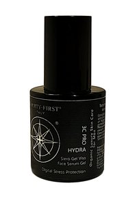 Zwarte cilindrische fles met een matte afwerking, gelabeld "HYDRA" en "3C PRO", met witte tekst en een spinnenwebgrafiek.