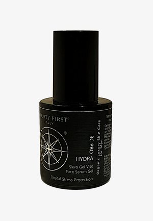 Bouteille cylindrique noire avec une finition mate, étiquetée "HYDRA" et "3C PRO," avec un texte blanc et un graphique de toile d'araignée.