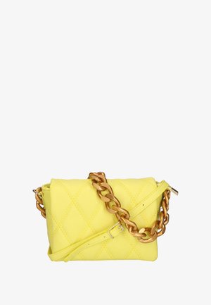 Borsa a tracolla gialla trapuntata con una superficie liscia, dotata di una prominente tracolla dorata e di una tracolla rimovibile. Chiusura con zip.