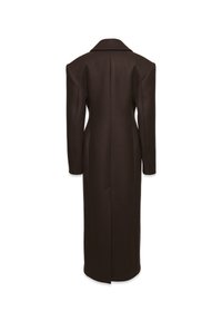 Brązowy wełniany płaszcz o długiej, prostej sylwetce, z klapami, długimi rękawami i centralnym rozcięciem z tyłu dla swobody ruchów.