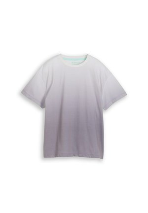 Witte T-shirt met korte mouwen en een lichtgrijze verloopkleur die vervaagt van onder naar de bovenkant van de borst.