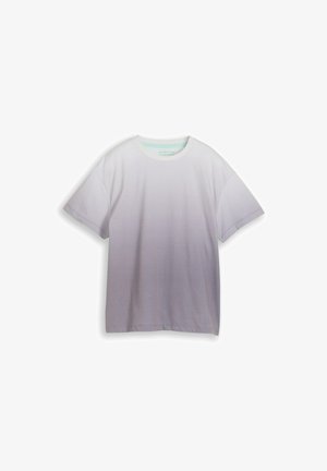 T-shirt bianca a maniche corte con sfumatura grigio chiaro che sfuma dal basso verso la parte superiore del petto.