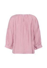 Blusa rosa con scollatura rotonda, maniche a tre quarti a sbuffo e chiusura con bottoni sulla schiena. Tessuto morbido e finitura testurizzata.