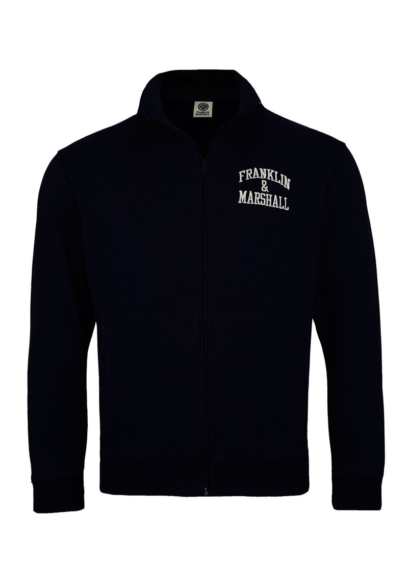 Marineblå sweatshirt med lynlås og ribbede manchetter og kant. Har hvid broderet tekst "FRANKLIN & MARSHALL" på venstre bryst. Blød tekstur.