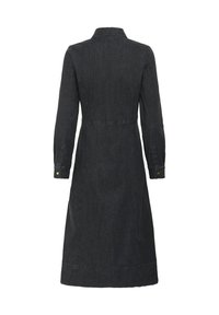 Robe en denim foncé à manches longues, avec une taille cintrée, un col et des poignets à boutons. Elle présente une silhouette droite et une finition à l'ourlet.