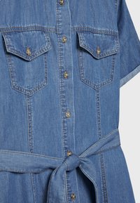 Stradivarius Robe en jean - light blue