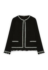 Černá bunda s texturovaným třásňovým lemem, stříbrným lemem kolem výstřihu a kapes, a dlouhými rukávy s odpovídajícími akcenty.