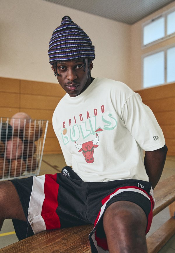 NBA CHICAGO BULLS GRAPHIC OVERSIZED TEE - Print T-shirt - whie