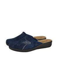 Zoccoli blu in suede con una suola nera bassa, caratterizzati da dettagli di cucitura bianca in un motivo a foglia sulla tomaia. Design slip-on per una facile vestibilità.