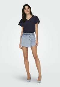 ONLY NORMAL GESCHNITTEN RUDHALS  - T-shirt basique - night sky