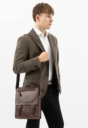 Wojas Schoudertas - brown